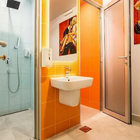 Astra Palace Oda ve Kahvaltı Belgrad