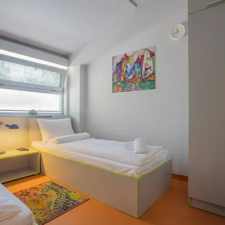 Astra Palace Oda ve Kahvaltı Belgrad